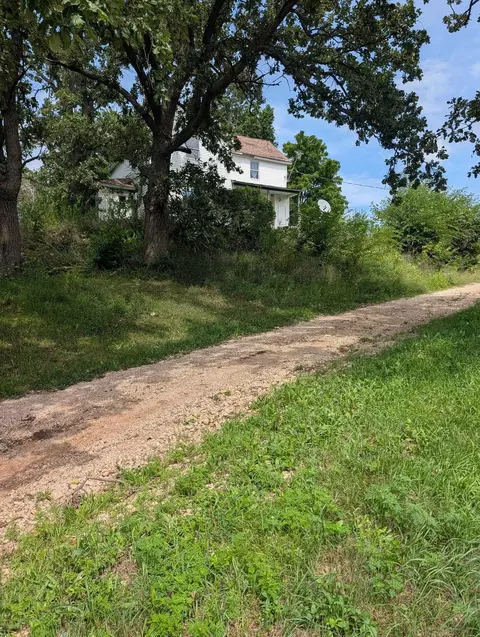12349 Otter Creek Rd, Darlington, WI 53530