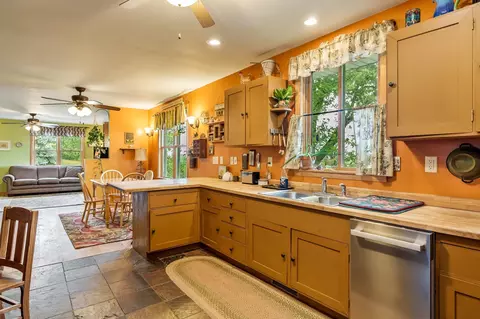 Kitchen - 1516 E Philhower Rd, Beloit, WI 53511 photo 4 of 8