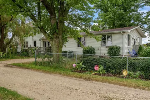 Exterior - 1516 E Philhower Rd, Beloit, WI 53511 photo 1 of 18