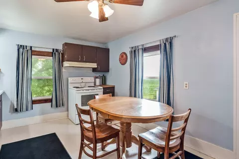 Dining - 1516 E Philhower Rd, Beloit, WI 53511 photo 5 of 6