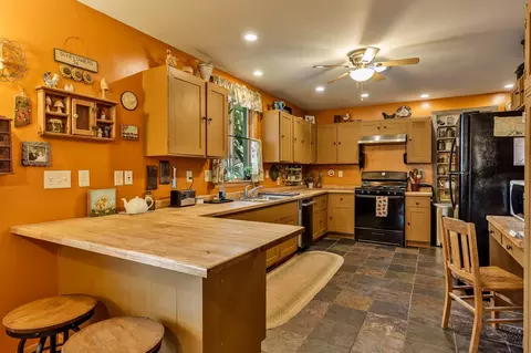 Kitchen - 1516 E Philhower Rd, Beloit, WI 53511 photo 1 of 8