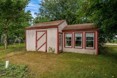 Exterior - 1516 E Philhower Rd, Beloit, WI 53511 photo 11 of 18