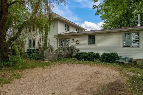 Exterior - 1516 E Philhower Rd, Beloit, WI 53511 photo 4 of 18