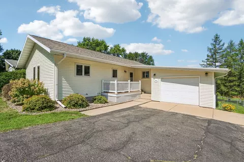 212 Nesheim Trl, Mount Horeb, WI 53572