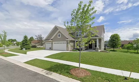 1260 Chippewa Dr, Hartford, WI 53027