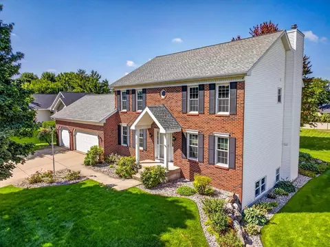 858 Chalfont Dr, Sun Prairie, WI 53590