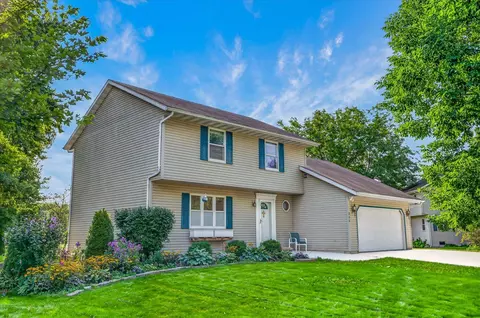 200 Dentaria Dr, Cottage Grove, WI 53527
