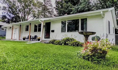 4905 Goldfinch Dr, Madison, WI 53714