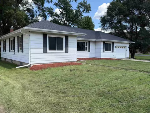 815 W Wisconsin St, Portage, WI 53901