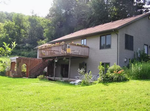 9222 Gorst Rd, Mazomanie, WI 53560