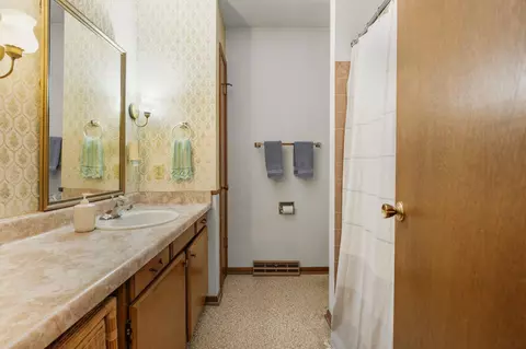 Bath - 2913 Post Rd, Madison, WI 53713 photo 2 of 3