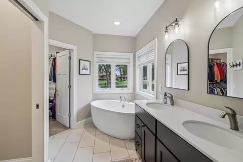 Bath - 4538 E Oak Ln, Windsor, WI 53598 photo 4 of 5