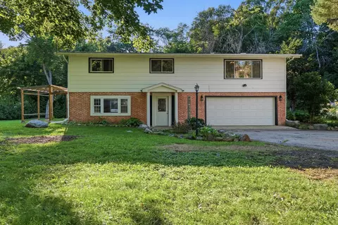 121 Seminole Dr, Edgerton, WI 53534