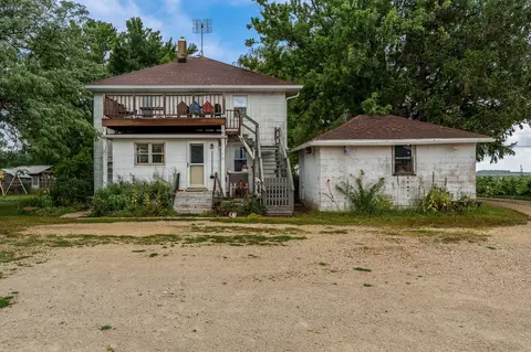 Exterior - 1516 E Philhower Rd, Beloit, WI 53511 photo 4 of 15