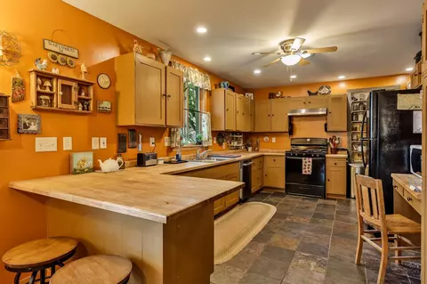 Kitchen - 1516 E Philhower Rd, Beloit, WI 53511 photo 1 of 8