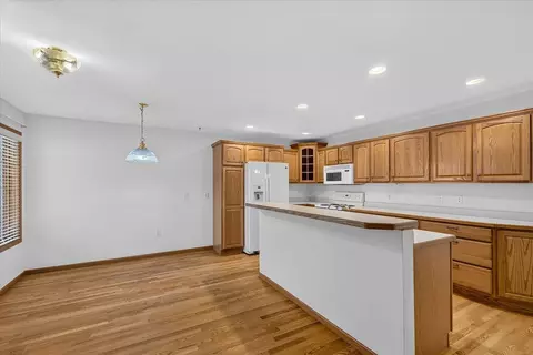 622 Springbrook Cir #43, Deforest, WI 53532 photo 10