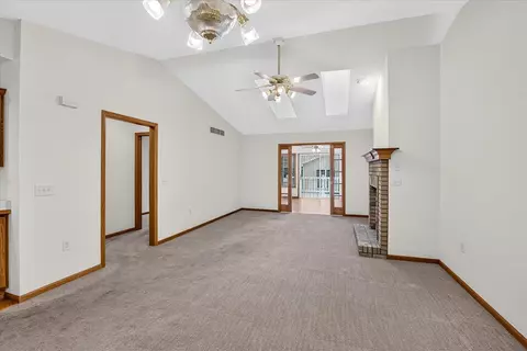 622 Springbrook Cir #43, Deforest, WI 53532 photo 18