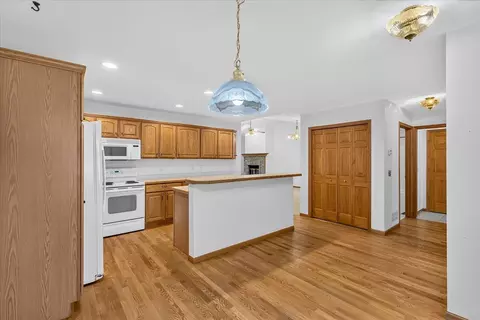 622 Springbrook Cir #43, Deforest, WI 53532 photo 6