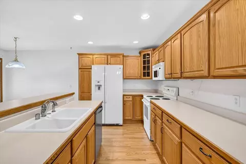 622 Springbrook Cir #43, Deforest, WI 53532 photo 13