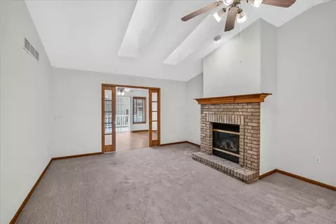 622 Springbrook Cir #43, Deforest, WI 53532 photo 19