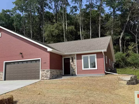 1091 Rusalka Cir, Reedsburg, WI 53959