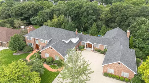 903 Thornecrest Dr, Janesville, WI 53546