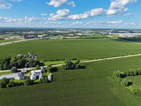 View/Area - 2724 E Stateline Rd, Beloit, WI 53511 photo 10 of 16