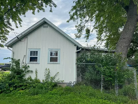 Exterior - 2724 E Stateline Rd, Beloit, WI 53511 photo 1 of 2