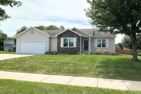 1048 High St, Lake Mills, WI 53551