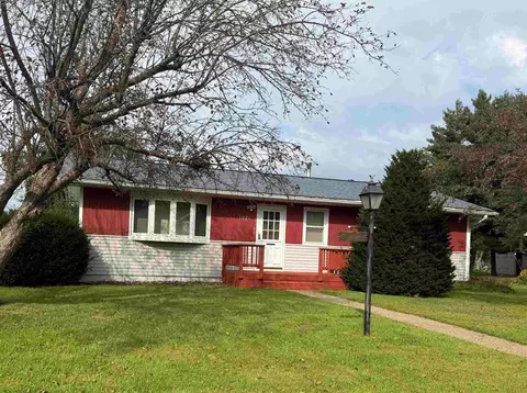 1021 S 14th St, Prairie Du Chien, WI 53821