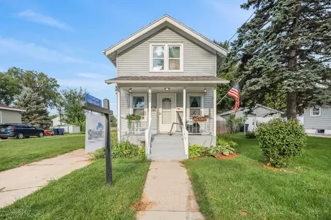 457 N Walnut St, Janesville, WI 53548