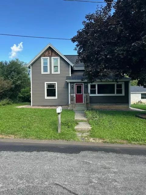 w301n9546 O Neil Rd, Hartland, WI 53029