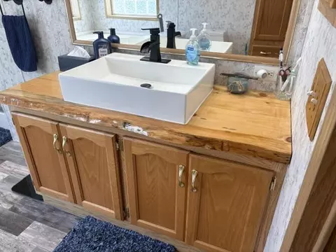 Bath - 832 Ruffalo Dr, Plainfield, WI 54966 photo 1 of 9