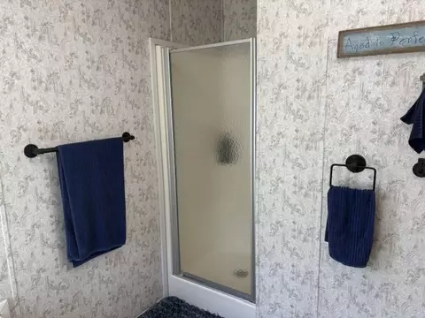 Bath - 832 Ruffalo Dr, Plainfield, WI 54966 photo 3 of 9