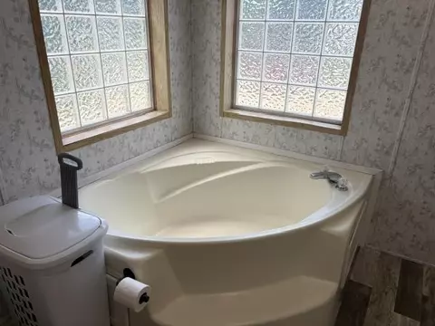 Bath - 832 Ruffalo Dr, Plainfield, WI 54966 photo 2 of 9