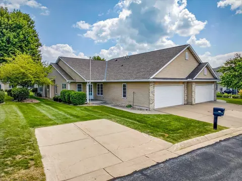 Exterior - 640 Springbrook Cir, Deforest, WI 53532 photo 4 of 6