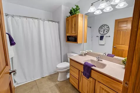 Bath - 640 Springbrook Cir, Deforest, WI 53532 photo 3 of 3