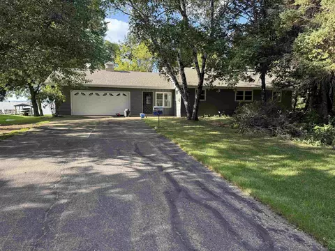 8666 County B Rd, Winneconne, WI 54986