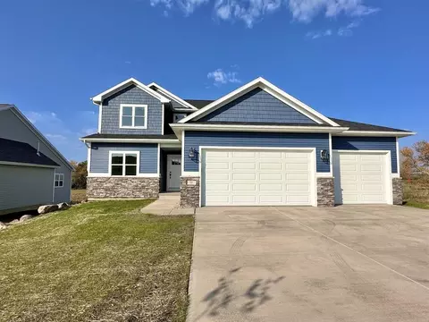 305 Michelle Ln, Cottage Grove, WI 53527