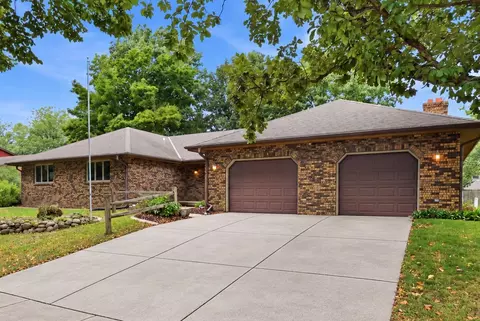 1414 Red Cloud Ln, Madison, WI 53704