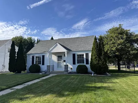 921 Benton Ave, Janesville, WI 53545