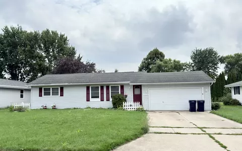 3326 Spruce St, Janesville, WI 53546
