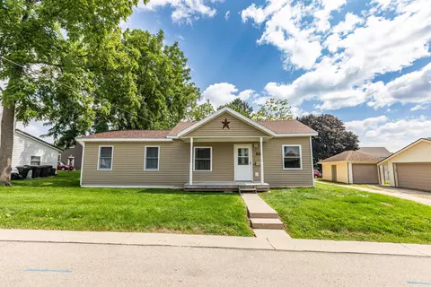 109 N Rogers St, Dodgeville, WI 53533