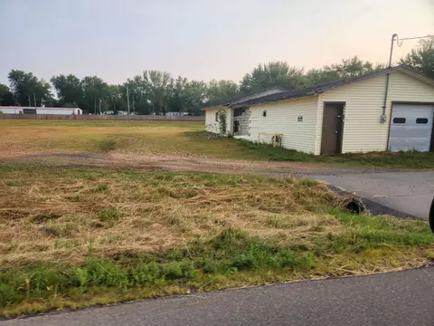209 E 25th St, Marshfield, WI 54449 photo 2
