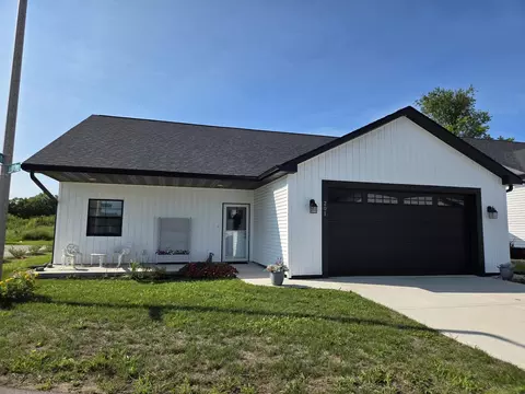 201 Boann Ter, Belleville, WI 53508