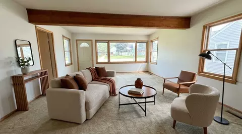 305 S Main St, Pardeeville, WI 53954