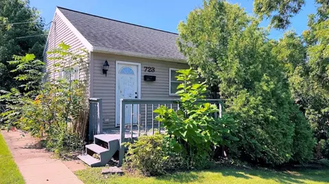 723 9th Ave, Baraboo, WI 53913
