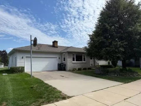 653 Gerald Ave, Sun Prairie, WI 53590