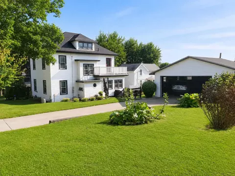 419 5th Ave, New Glarus, WI 53574