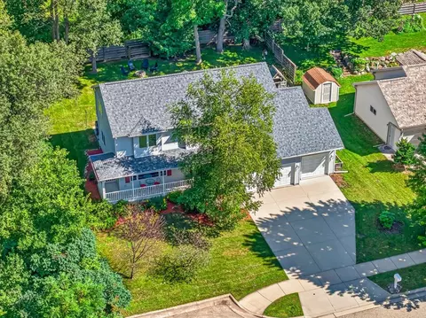 827 Ridge View Ln, Oregon, WI 53575